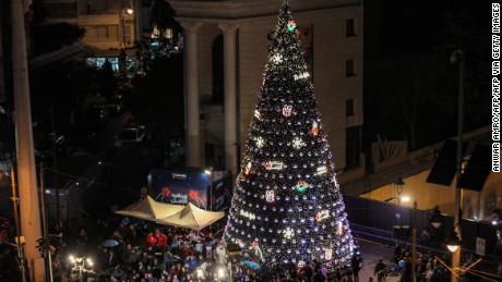 Rumbo a Nochebuena, los árboles navideños más lindos del mundo - CNN Video