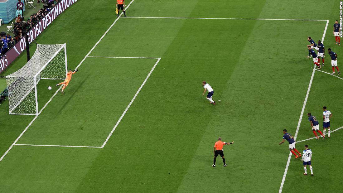 England&#39;s Harry Kane scores a penalty to even up the score against France. But he missed a penalty in the second half with France leading 2-1.
