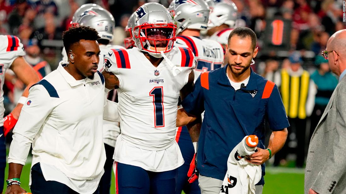 DeVante Parker: NFL says it is reviewing an apparent head injury incident  during Monday's Patriots game