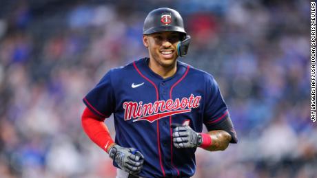 San Francisco Giants and Carlos Correa reportedly agree on 13-year, $350 million deal 