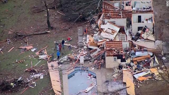 Gemist: Video Shows Severely Damaged Homes As Tornadoes Rip Through