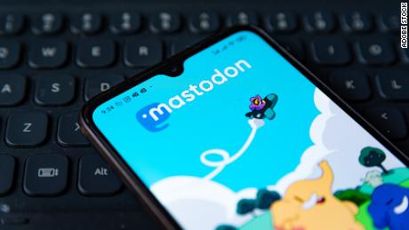 As Twitter backlash grows, rival Mastodon reaches 2.5 million monthly users 
