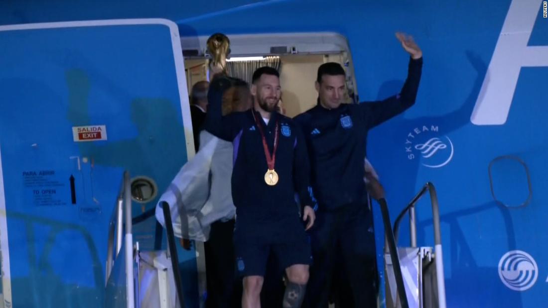 Argentina's World Cup winners reach home to hero's welcome