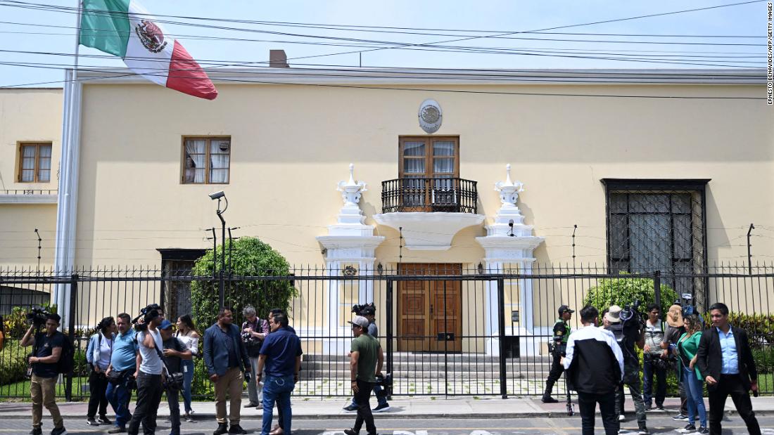Mexico grants asylum to the family of Peru's ousted President Pedro Castillo