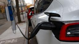221222123330 us electric vehicle tax credit hp video Tax credit confusion could create a rush for electric vehicles in early 2023