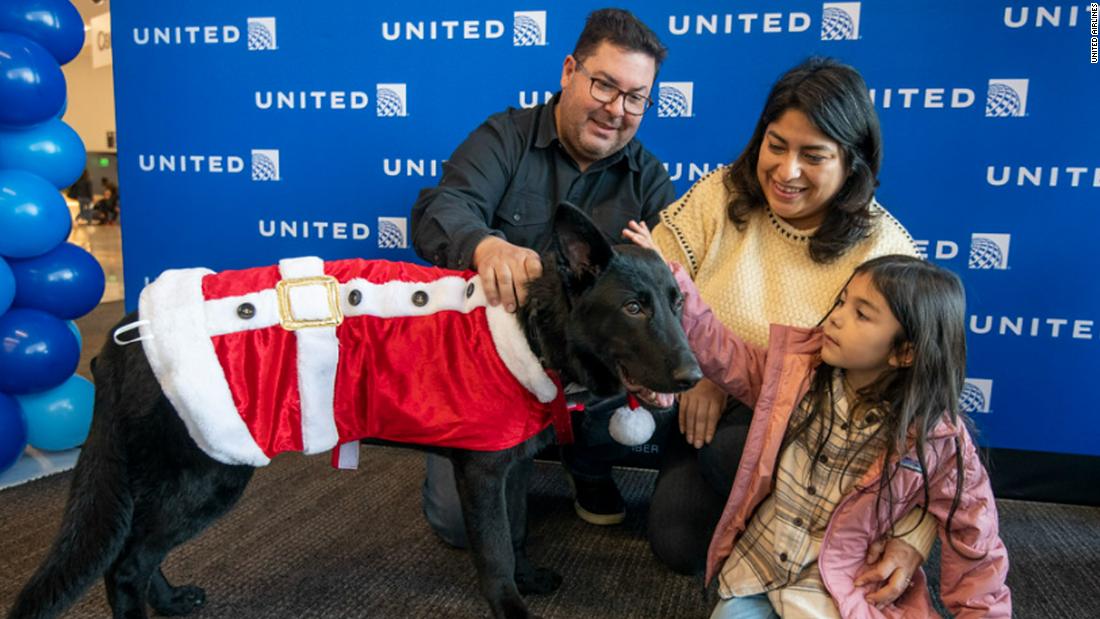 Read more about the article This dog was abandoned at the San Francisco airport. Then a pilot adopted him – CNN