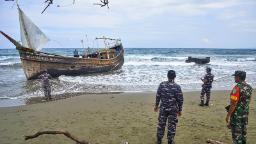 221226135644 indonesia rohingya rescue 122522 hp video Dozens of Rohingya rescued from stricken vessel after weeks adrift at sea, but fears grow for those still aboard