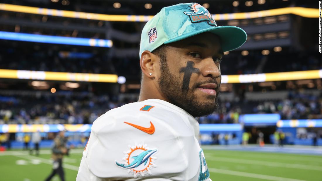 Miami Dolphins quarterback Tua Tagovailoa suffered concussion on Sunday,  head coach says | CNN