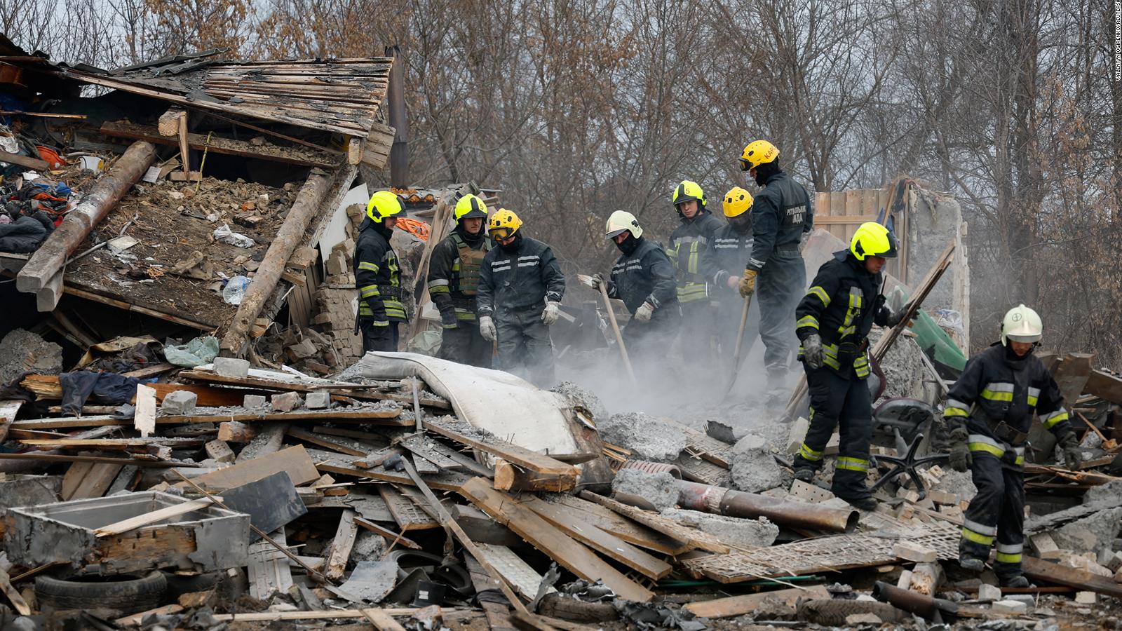 Rusia Lanza Más De 60 Misiles En Ucrania - CNN Video