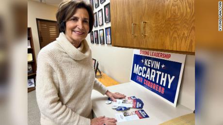 Kathy Abernathy, who was Rep. Bill Thomas' chief of staff, hired Kevin McCarthy as an intern in 1987.