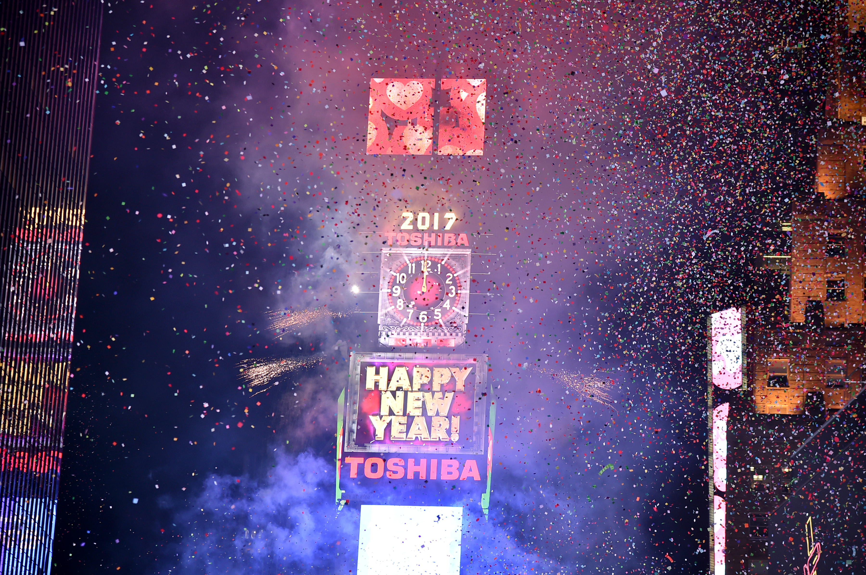Jubilance in Times Square as New York rings in 2016 - The Japan Times