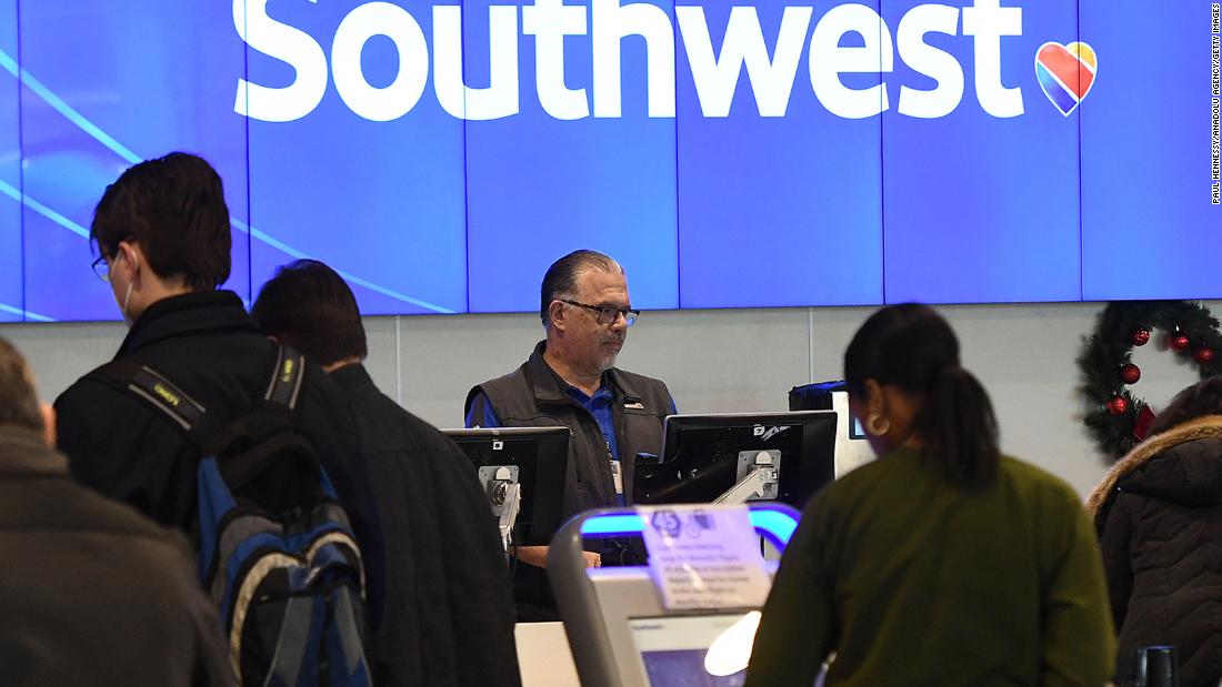 Southwest Airlines: aerei di nuovo in volo;  Le scuse continuano.