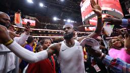 221231064040 02 lebron v hawks 123022 hp video LeBron James scores season-high 47 points on 38th birthday