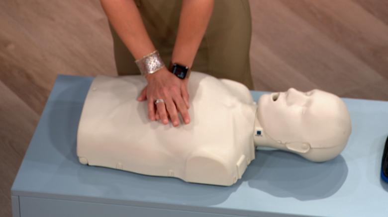 If you don't know how to perform CPR, watch this