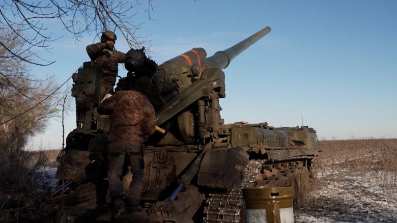 CNN gets a close look at Soviet-era artillery system used by Russia and Ukraine