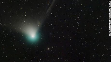 This handout picture obtained from the NASA website on January 6, 2022 shows the Comet C/2022 E3 (ZTF) that was discovered by astronomers using the wide-field survey camera at the Zwicky Transient Facility this year in early March. - A newly discovered comet is currently shooting through our Solar System for the first time in 50,000 years and could be visible to the naked eye as it whizzes past Earth and the Sun in the coming weeks, astronomers have said. Having travelled from the icy reaches at the edge of our Solar System, it will get the closest to the Sun on January 12 and pass nearest to Earth on February 1.