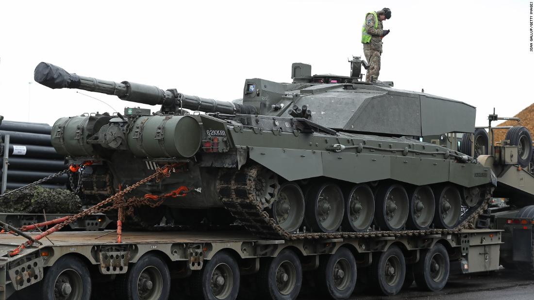 Ukrainian tank crews 'quick to master' Challenger 2 in training, UK says