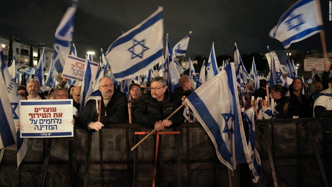 More than 80,000 people turn out for Tel Aviv protest against Netanyahu government