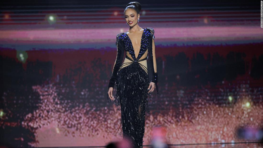 Asian American R’Bonney Gabriel crowned Miss Universe – CNN
