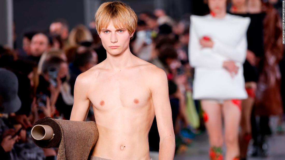 Bare torsos and fine tailoring at Men's Fashion Week in Milan 