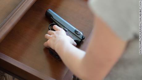 It&#39;s an awkward conversation, but you have to talk to other parents about guns, experts say