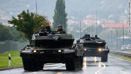 Experts say the fast and fuel-efficient Leopard tanks would greatly bolster Ukraine&#39;s military effort.