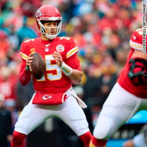 Mahomes suffers injury scare as Chiefs reach AFC championship game