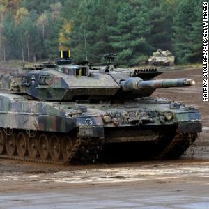Kremlin responds after Germans announce tanks for Ukraine