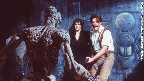 (From left) Rachel Weisz and Brendan Fraser in &#39;The Mummy.&#39;