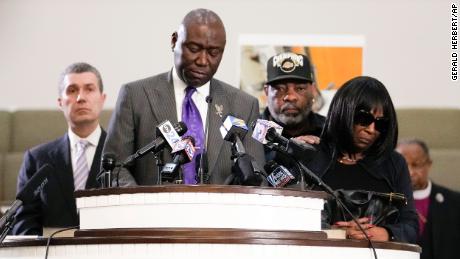 Civil rights attorney Ben Crump speaks at a news conference with the family of Tyre Nichols, who died after being beaten by Memphis police officers, as RowVaughn Wells, mother of Tyre, right, and Tyre&#39;s stepfather Rodney Wells, along with attorney Tony Romanucci, left, also stand with Crump, in Memphis, Tenn., Monday, Jan. 23, 2023. (AP Photo/Gerald Herbert)