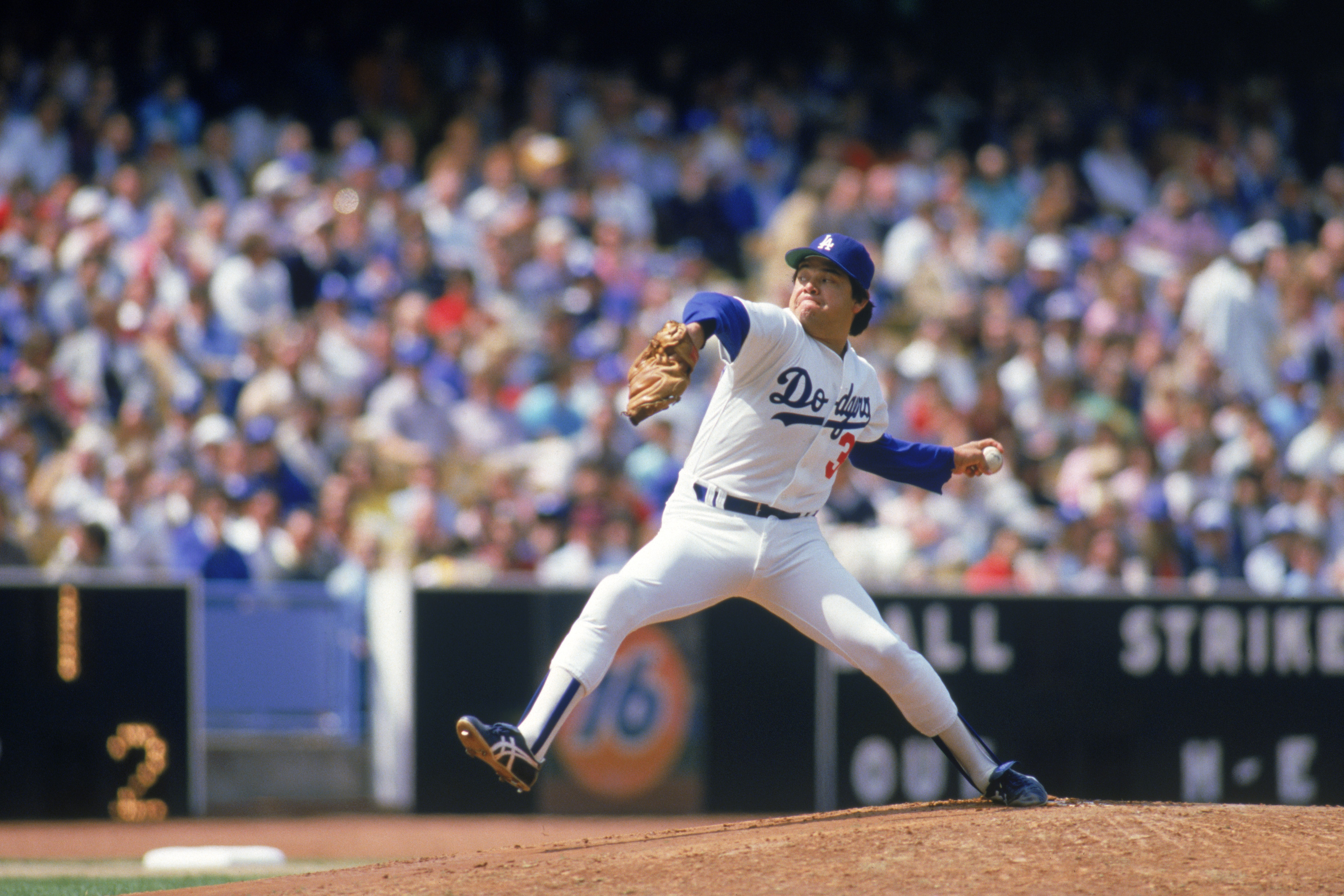 Dodgers retira el '34' de Fernando Valenzuela