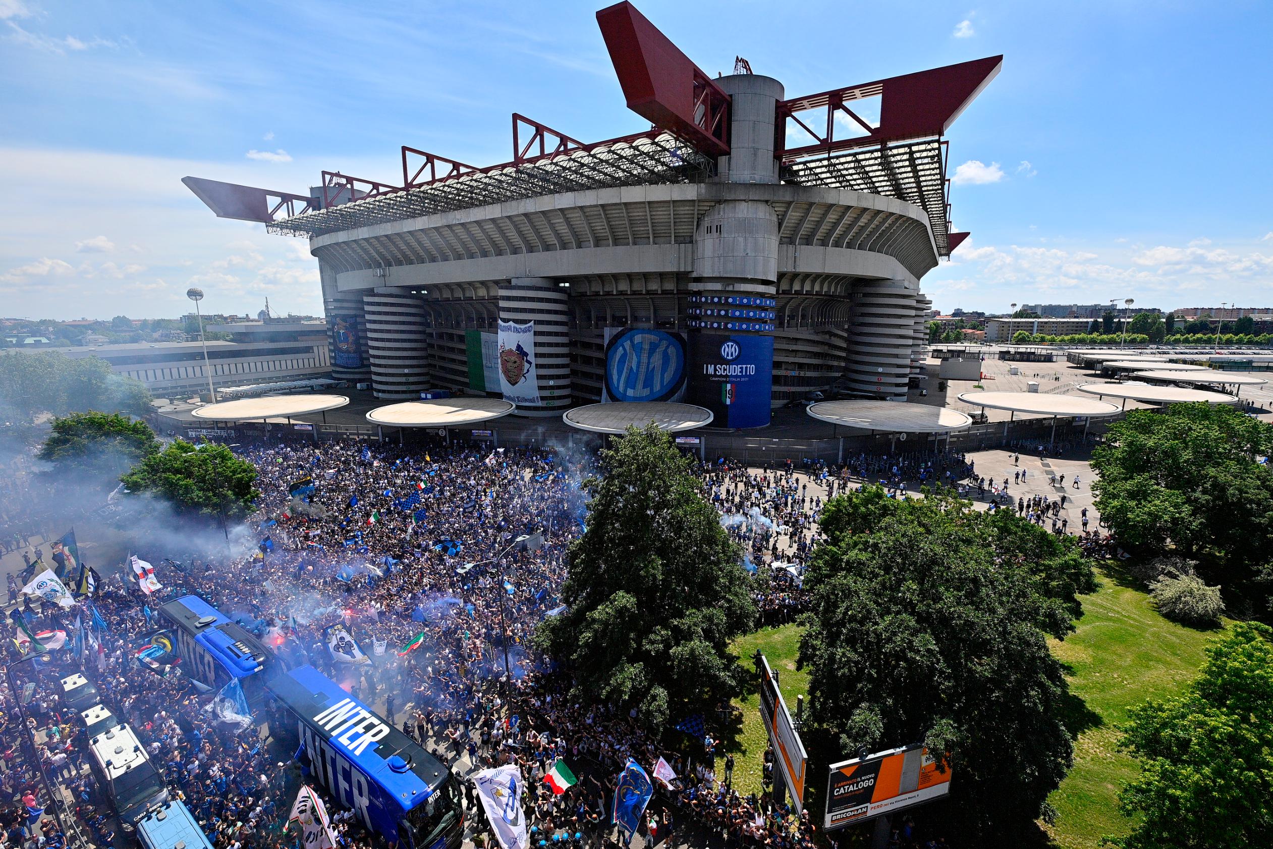 Templos del Deporte El estadio Giuseppe Meazza de Mil n CNN Video