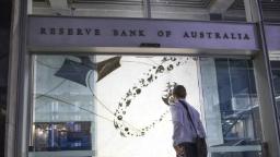 Bank sentral Australia memberi sinyal lebih banyak pengetatan ke depan setelah menaikkan suku bunga ke level tertinggi satu dekade