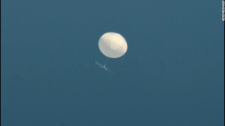 See image of a Chinese balloon hovering over Taiwan 