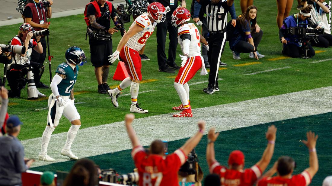 Kelce celebrates with JuJu Smith-Schuster after the touchdown.