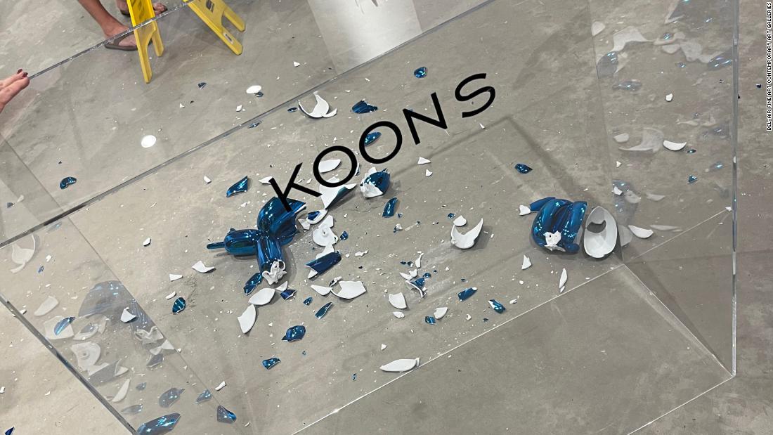 ‘Heartbreaking:’ Visitor accidentally shatters Jeff Koons ‘balloon dog’ sculpture at Art Wynwood