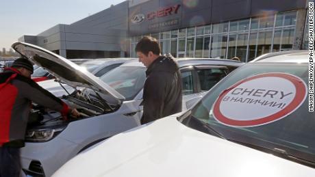 Chinese car maker Chery&#39;s showroom in Moscow on 18 April, 2022. The company is one of several from China that have jumped into Russia&#39;s top 10 passenger vehicle brands over the past year.