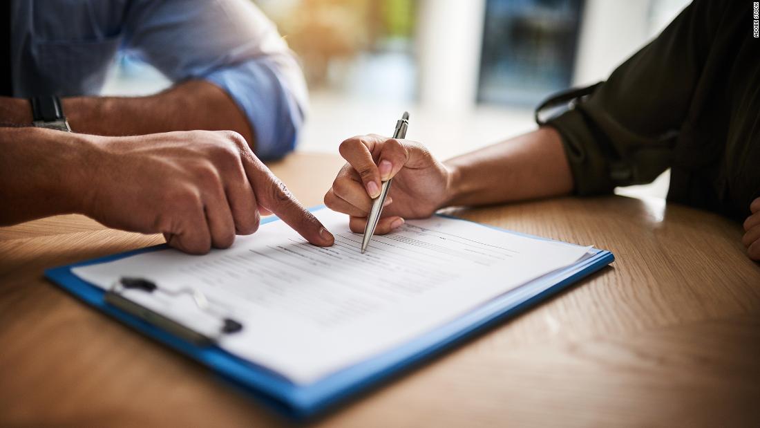 NLRB, işverenlerin işçileri susturan maddeler içermesini yasaklıyor NLRB, işverenlerin işçileri susturan maddeler içermesini yasaklıyor