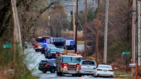 5 killed in Arkansas plane crash while en route to scene of a fatal explosion at Ohio factory 