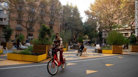 A pedestrian area part of the &quot;superblock&quot; plan promoting cycling and car-free zones in Barcelona, Spain.
