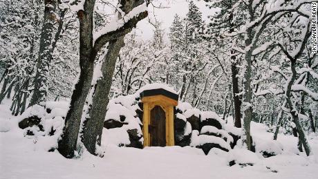 Sky Cave Retreats, nestled in the Cascade-Siskiyou wilderness, in Southern Oregon, offers darkness retreats.