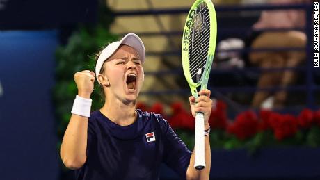 Barbora Krejčíková celebrates after beating Iga Świątek in the final of the Dubai Tennis Championships. 