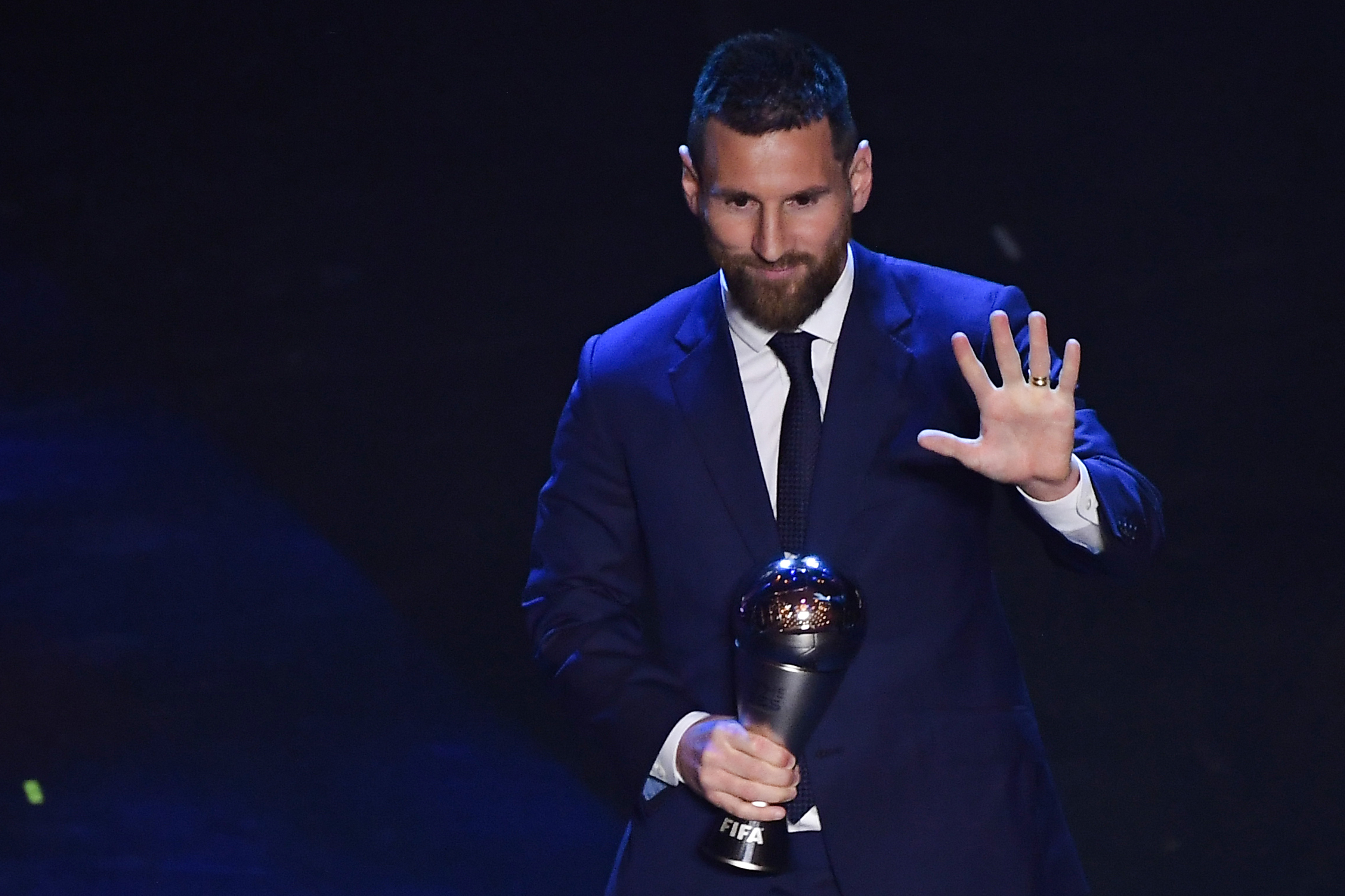 Lionel Messi encabeza la lista de los argentinos nominados a los premios "The Best" de FIFA - CNN Video