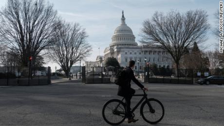 US senators unveil bipartisan bill empowering Biden to ban TikTok and other services 