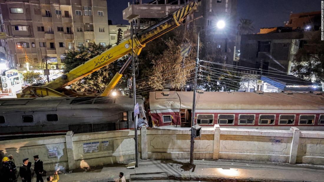 Cairo, Egypt: 2 dead and 16 injured in a train derailment