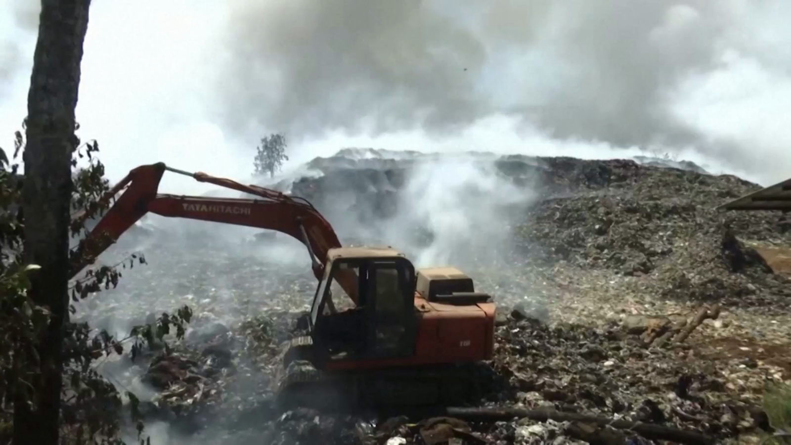 Incendio De Basura En India Genera Emisiones De Metano - CNN Video