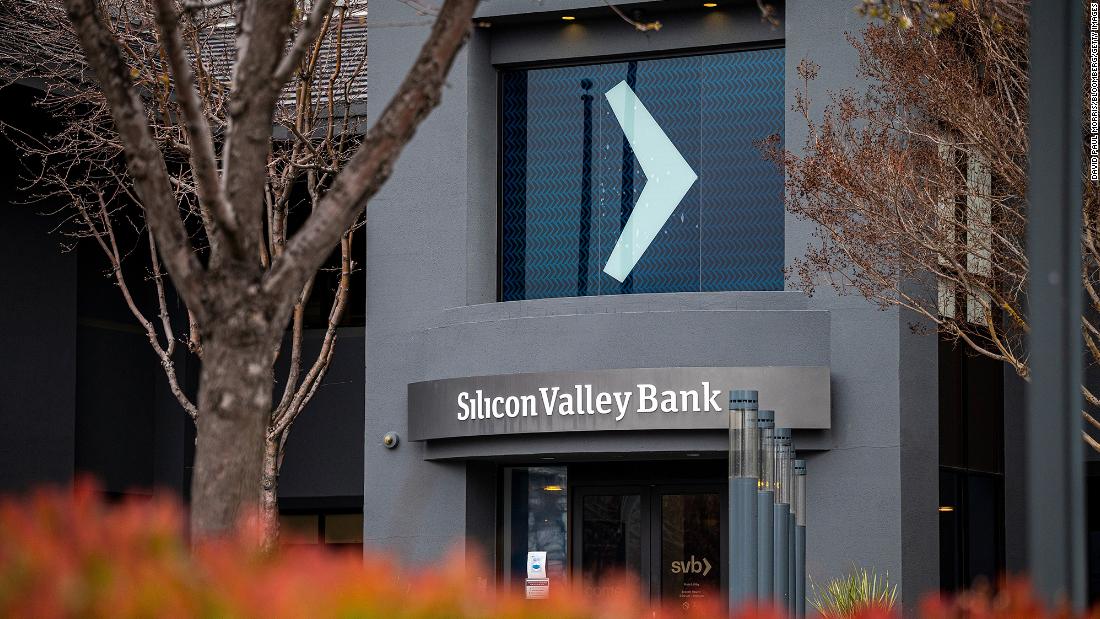 Bank run fear: SVB plunges again, leading to calls for a bailout