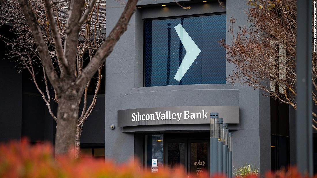 Silicon Valley Bank collapses after failing to raise capital