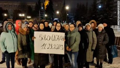 Russian wives and mothers call on Putin to stop sending mobilized men &#39;to the slaughter&#39;