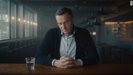 &#39;Navalny&#39; wins Oscar for best documentary feature